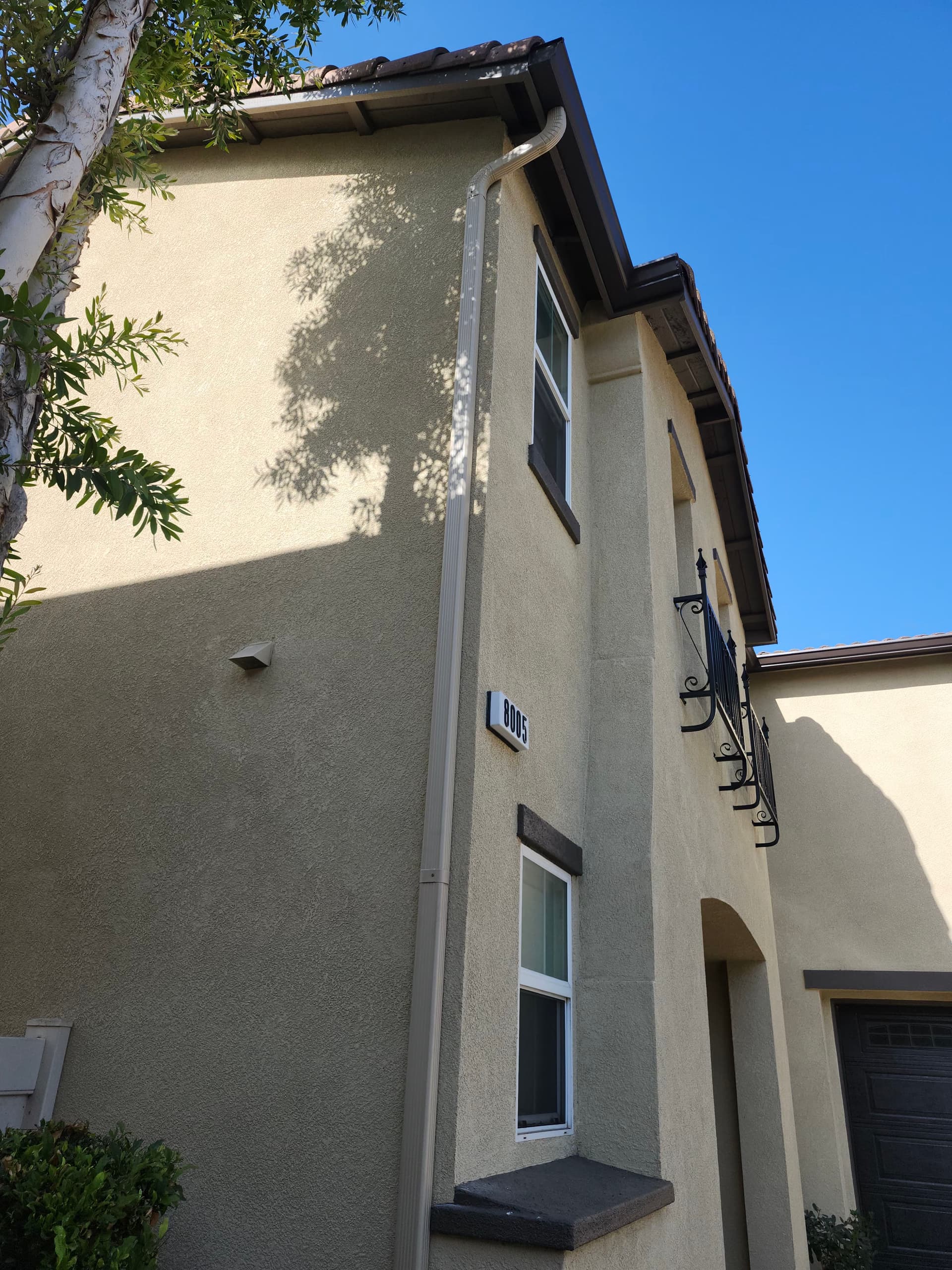 Gallery photos for 6-Inch K-Style Aluminum Gutter Install in Chino: Image #2