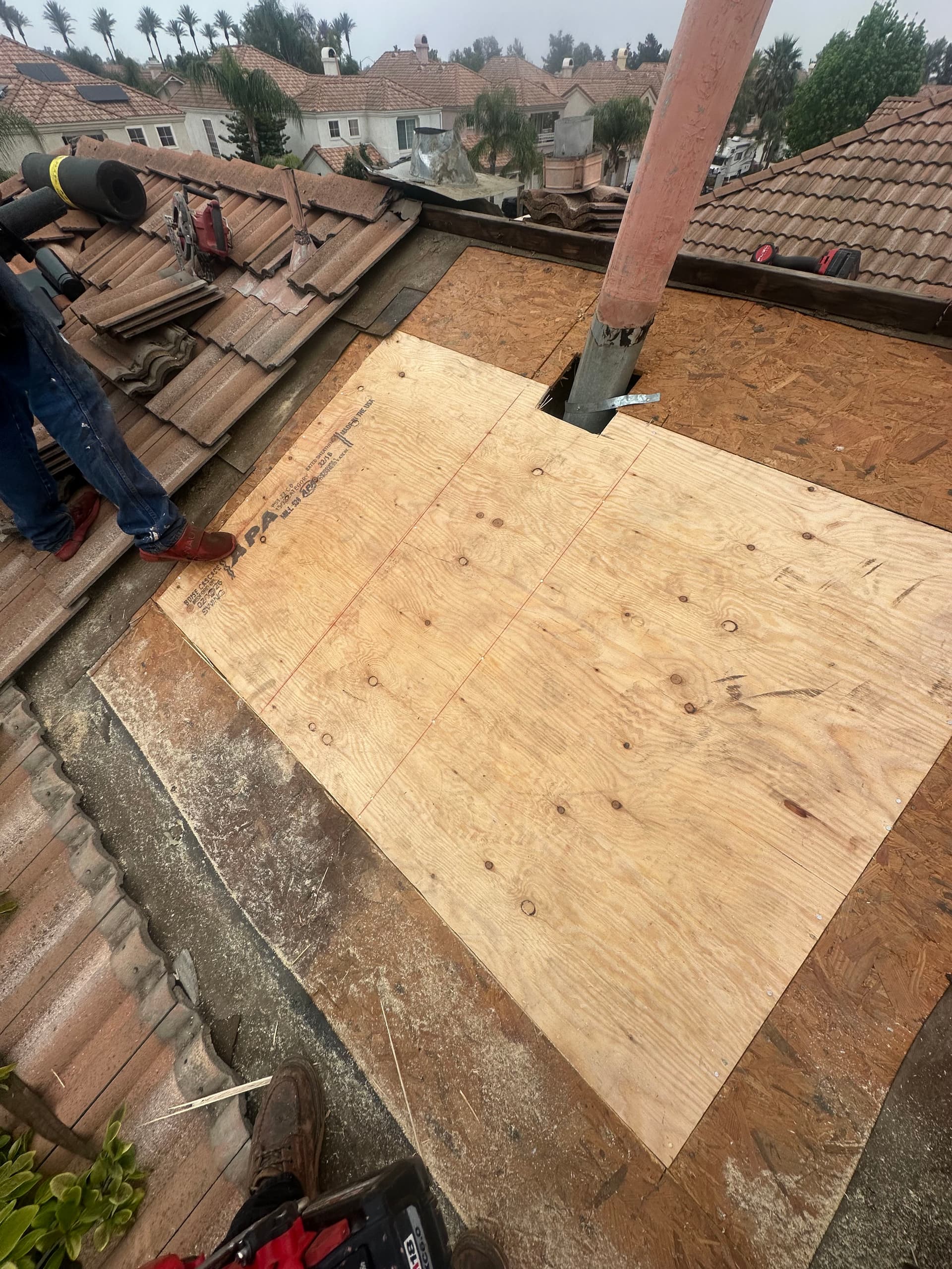 Gallery photos for Cracked Roof Tile Repair Gone Deep - Here's What We Found: Image #2