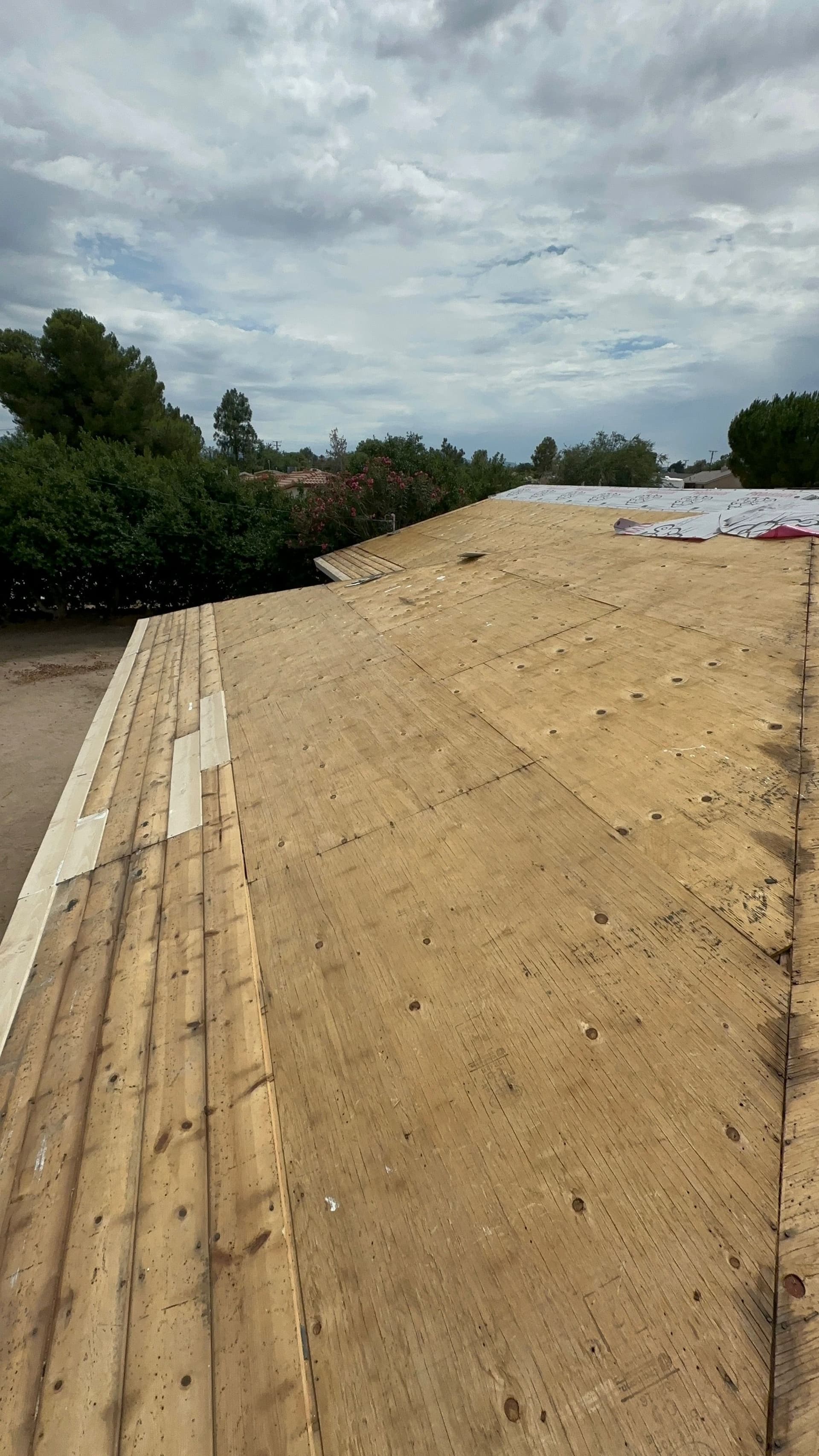 Gallery photos for Hesperia Re-Roof Tear-Off Complete and Ready for Owens Corning: Image #2